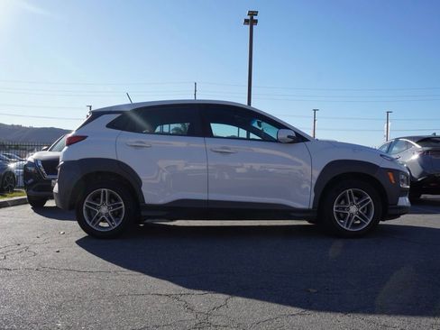 Used 2018 Hyundai Kona SE image 2