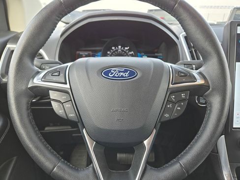 Used 2024 Ford Edge Titanium image 30