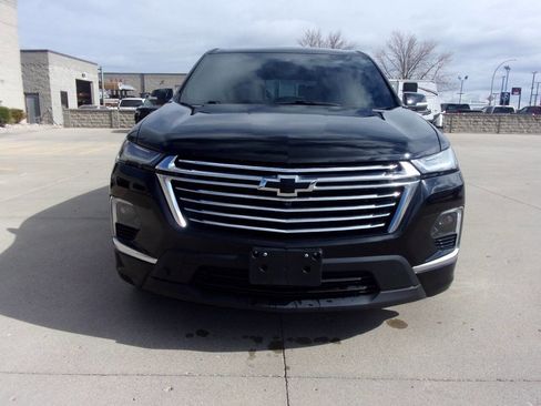 Used 2023 Chevrolet Traverse Premier AWD/4WD image 3