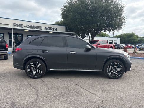 Used 2025 Mercedes-Benz GLC 300 4MATIC image 2