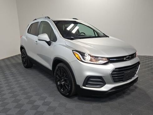 Used 2022 Chevrolet Trax LT w/ Sport Edition image 6