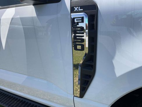 New 2026 Ford F250 XL w/ XL Chrome Package RWD image 34