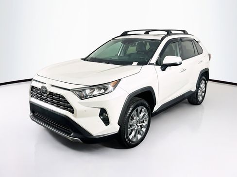 Used 2019 Toyota RAV4 Limited AWD/4WD image 3