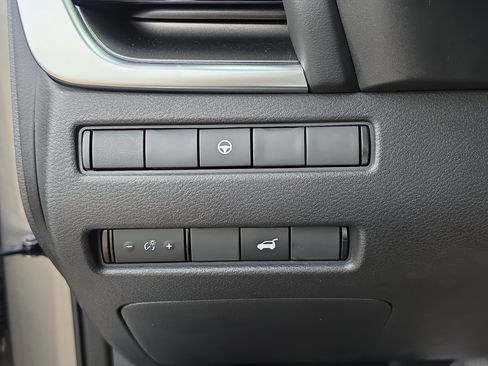 Used 2022 Nissan Rogue SV w/ SV Premium Package FWD image 29
