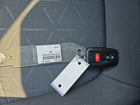 Used 2024 Toyota RAV4 XLE FWD image 21