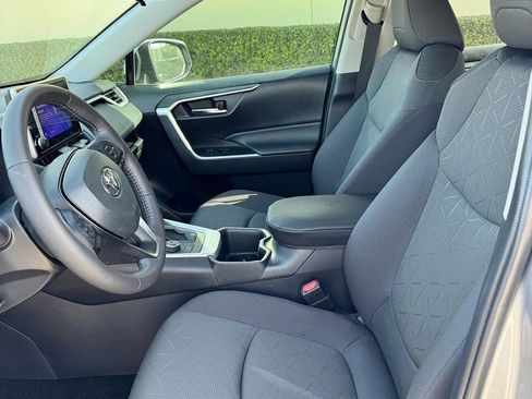 Used 2024 Toyota RAV4 XLE w/ Convenience Package image 33
