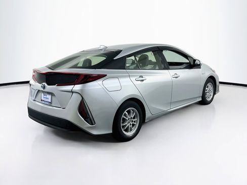 Used 2018 Toyota Prius Prime Premium FWD image 5