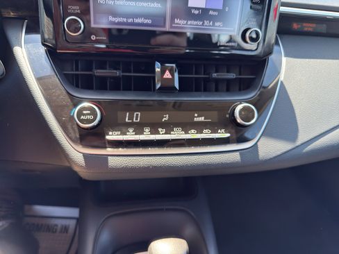 Used 2022 Toyota Corolla LE FWD image 15