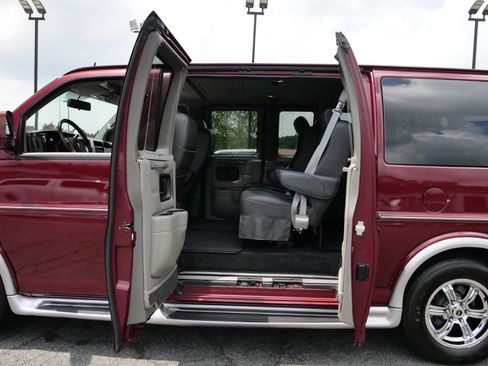 Used 2014 Chevrolet Express 1500 RWD image 10