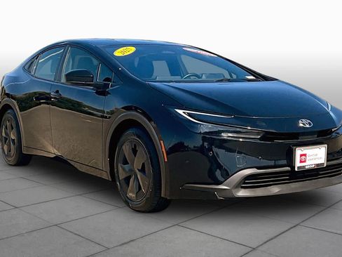 Certified 2025 Toyota Prius LE FWD image 2
