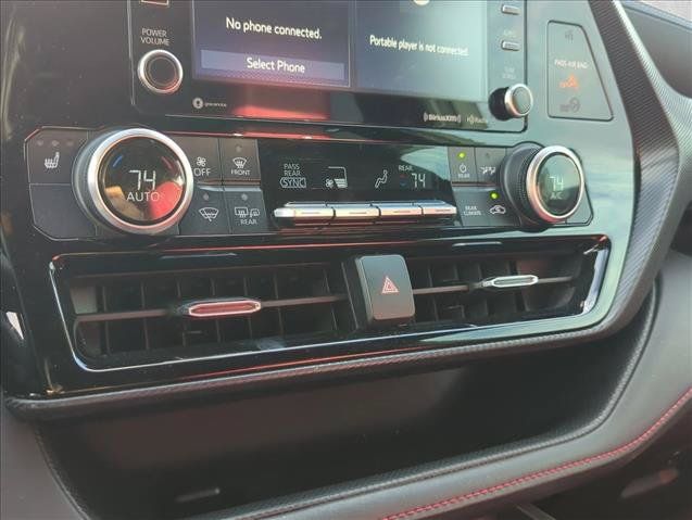Used 2021 Toyota Highlander XSE FWD image 22