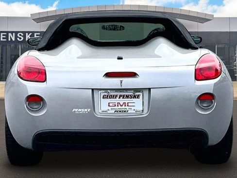 Used 2007 Pontiac Solstice Convertible w/ Premium Package RWD image 4