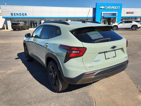 New 2026 Chevrolet Trax ACTIV w/ Sunroof Package image 3