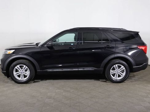 Used 2023 Ford Explorer XLT AWD/4WD image 16
