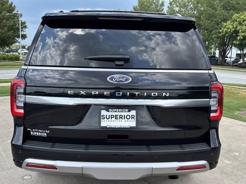 Used 2024 Ford Expedition Platinum AWD/4WD image 5