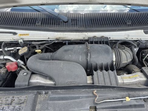 Used 2011 Ford E-450 and Econoline 450 Super Duty RWD image 16