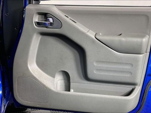 Used 2015 Nissan Frontier SV image 25
