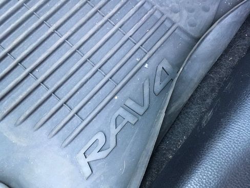 Used 2021 Toyota RAV4 XLE w/ Convenience Package AWD/4WD image 30