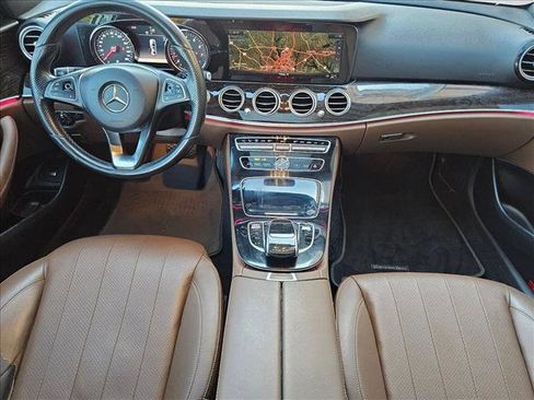 Used 2018 Mercedes-Benz E 300 E 300 image 18