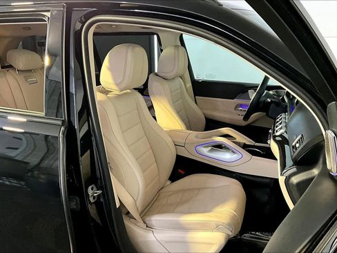 Used 2023 Mercedes-Benz GLS 580 4MATIC image 8