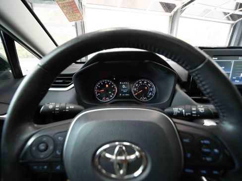 Used 2020 Toyota RAV4 XLE w/ Convenience Package AWD/4WD image 15