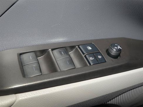 Used 2022 Toyota Camry SE w/ Cold Weather Package FWD image 20