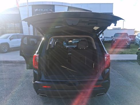Used 2022 GMC Acadia SLT w/ Elevation Edition FWD image 26