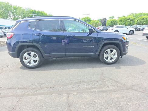 Used 2020 Jeep Compass Latitude w/ Popular Equipment Group AWD/4WD image 9