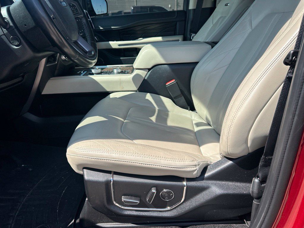Used 2019 Ford Expedition Platinum AWD/4WD image 8