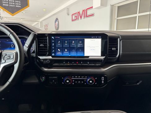 Certified 2024 Chevrolet Silverado 1500 RST w/ Z71 Off-Road Package AWD/4WD image 20