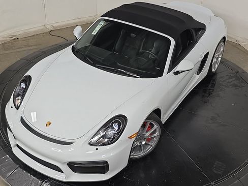 Used 2016 Porsche Boxster Spyder RWD image 31