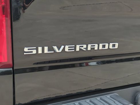 Used 2022 Chevrolet Silverado 1500 RST RWD image 5
