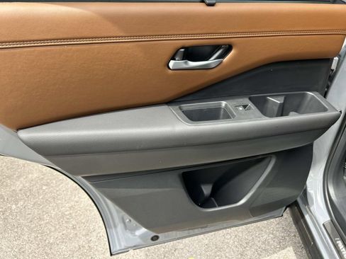 New 2026 Nissan Pathfinder Platinum w/ Lighting Package FWD image 21