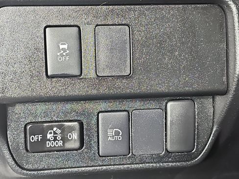 Used 2021 Toyota Tacoma SR5 AWD/4WD image 22