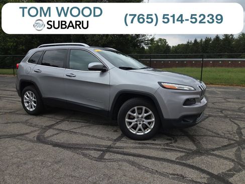 Used 2017 Jeep Cherokee Latitude w/ Safety/Convenience Group AWD/4WD image 1
