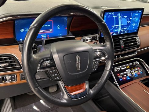 Used 2023 Lincoln Navigator Reserve AWD/4WD image 10