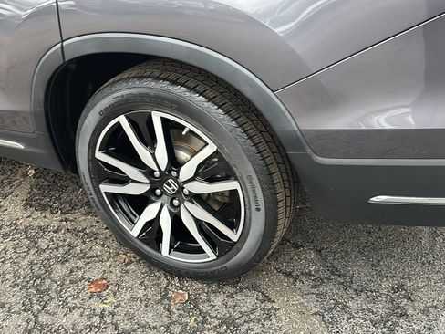 Used 2021 Honda Pilot Touring image 9