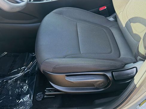 Used 2025 Hyundai Tucson SE FWD image 17