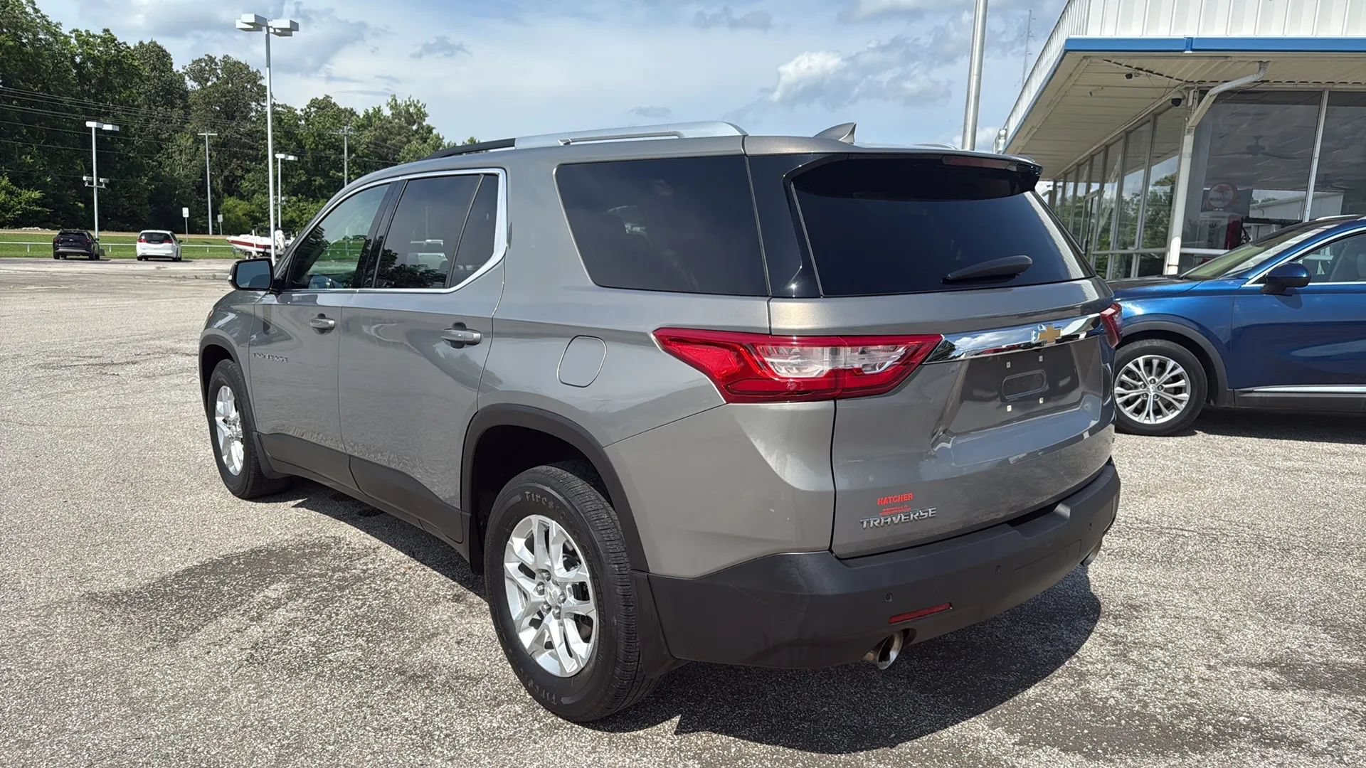 Used 2018 Chevrolet Traverse LT FWD image 3