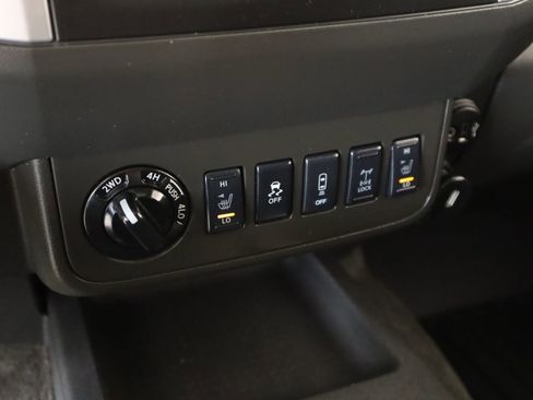 Used 2017 Nissan Frontier PRO-4X w/ Pro-4x Luxury Package image 9