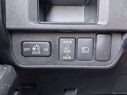Used 2019 Toyota Tacoma TRD Sport AWD/4WD image 14