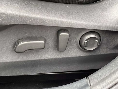 Certified 2025 Subaru Outback Premium AWD/4WD image 7