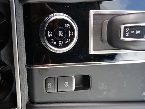 Used 2024 Mitsubishi Outlander SE image 24