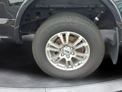 Used 2019 Ford F150 Lariat w/ Trailer Tow Package AWD/4WD image 19
