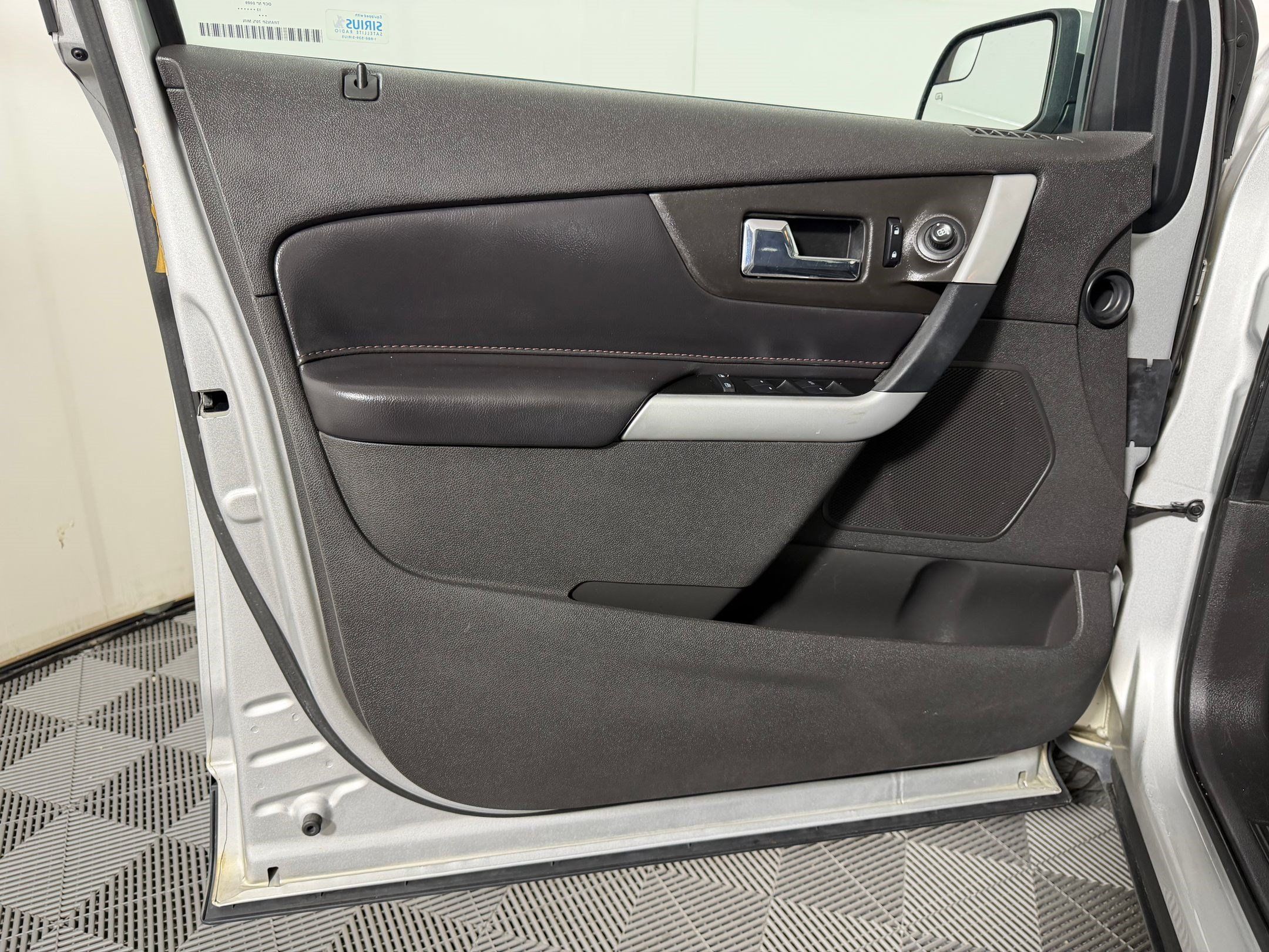 Used 2013 Ford Edge SEL FWD image 12