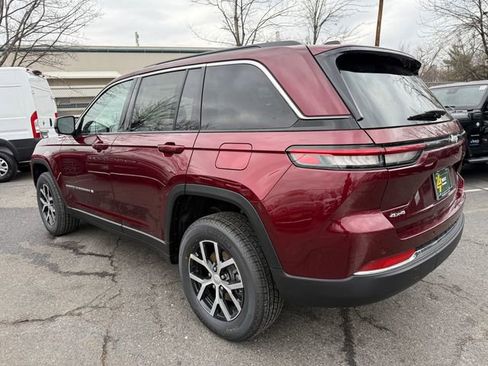 New 2025 Jeep Grand Cherokee Limited image 11