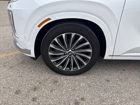 Used 2024 Hyundai Palisade Calligraphy image 11