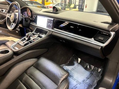 Used 2017 Porsche Panamera image 20