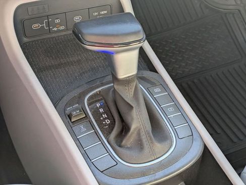 Used 2024 Hyundai Kona SEL image 18