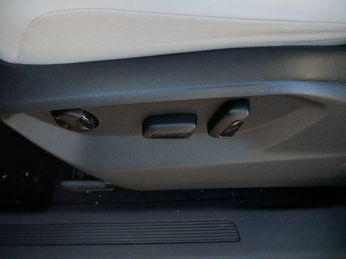 Used 2018 Volkswagen Tiguan SE w/ 3rd Row Seat Package image 20